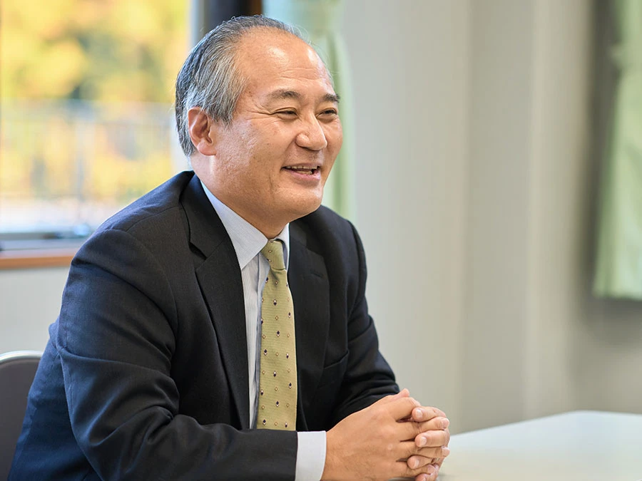 管理本部 部長 横井 忠 画像